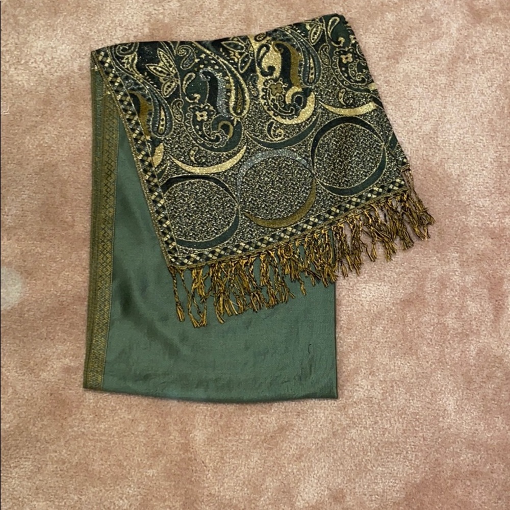 Green scarf